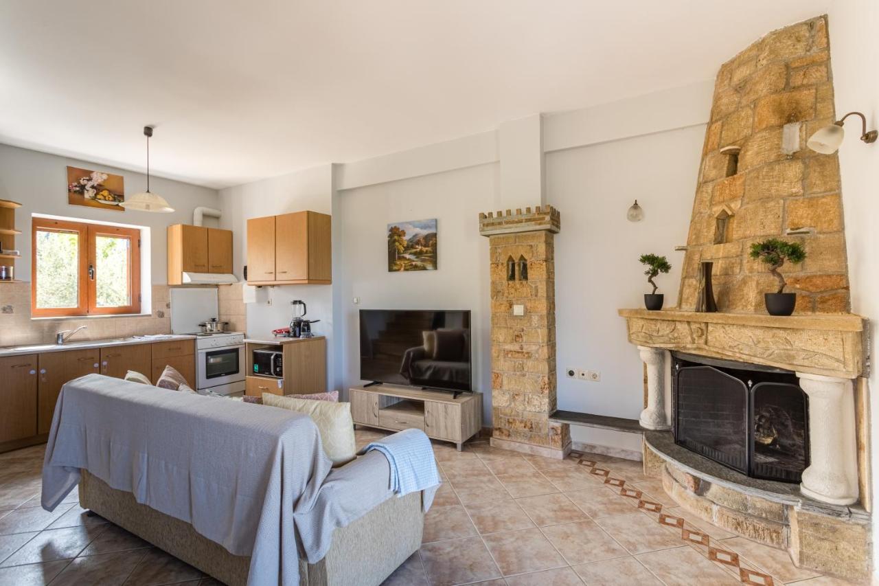 Chioureas Apartments Levktron Экстерьер фото
