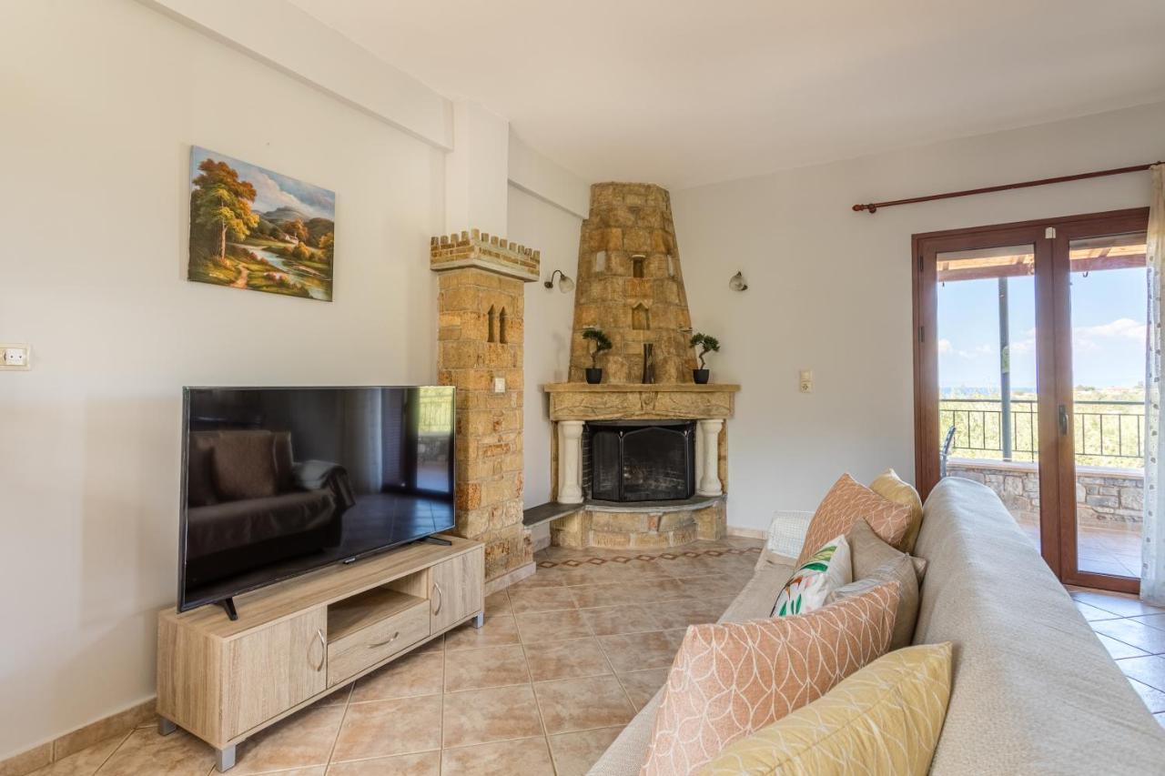 Chioureas Apartments Levktron Экстерьер фото